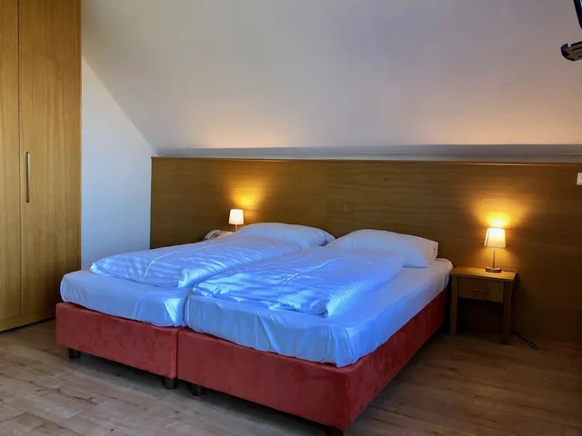 2 Bedrooms, Apartment, 1 Double and 1 Single Bed, Hotel Schoene Aussicht 4/6