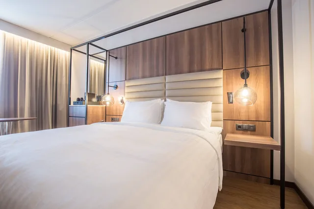 غرفة قياسية بسرير كينج، AC Hotel by Marriott Stockholm Ulriksdal 1/10