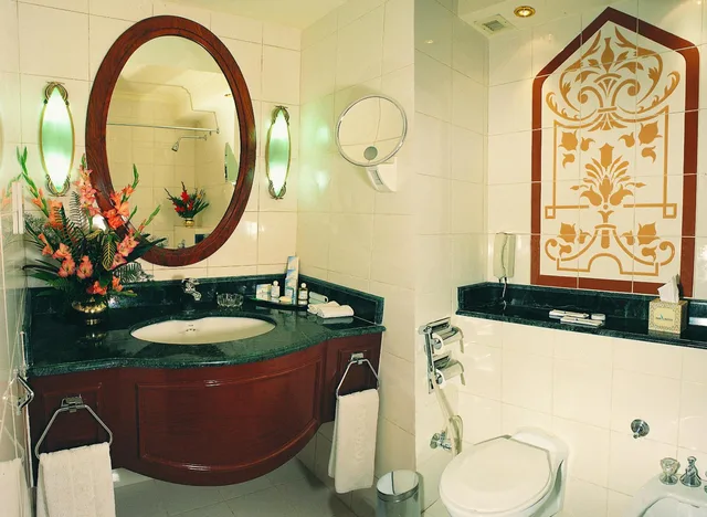 غرفة قياسية بسريرين منفصلين، Avari Hotel Lahore 6/6