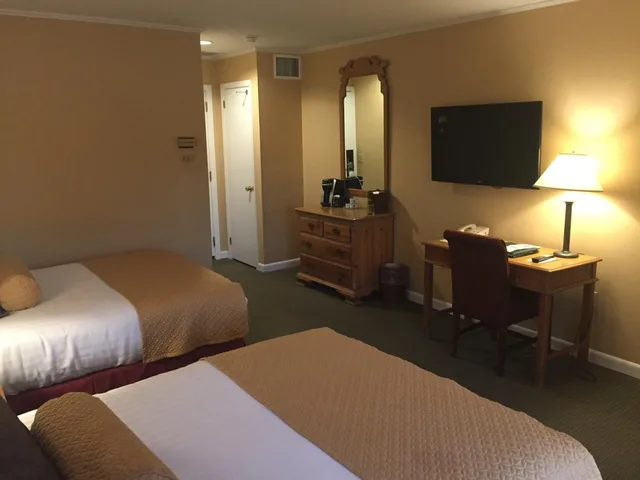 غرفة قياسية بسرير مزدوج أو سريرين منفصلين، Stoweflake Mountain Resort Spa 2/5