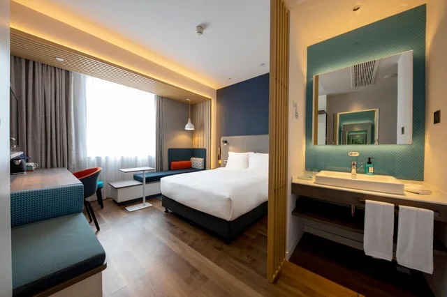 غرفة قياسية بسرير كينج وسرير كوين، Holiday Inn Express Shanghai Jiading New City 7/9