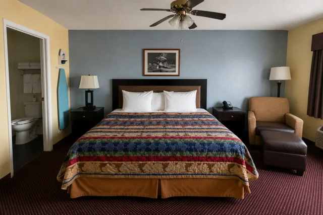 1 Suite King Bed Non-Smoking Jacuzzi Tub، Deerfield Inn & Suites Arkansas Near Blytheville I 55 2/7