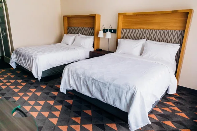 غرفة بسريرين كينج لذوي الإعاقة، Holiday Inn Hotel Suites Phoenix Mesa Chandler 5/10
