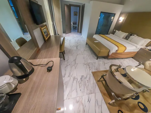 جناح رئاسي بسرير مزدوج، Maxbe Continental Hotel 3/3