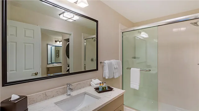 جناح ديلوكس بسرير كينج بغرفة نوم واحدة مع أريكة، Hilton Vacation Club Laurel Crest Pigeon Forge 4/11
