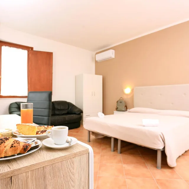 غرفة سوبيريور ثلاثية بإطلالة على البحر، Hotel Villa Piras 1/7