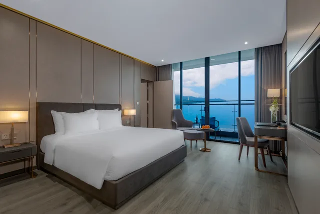 1 Bedroom, Residence, Ocean Front، Le Sands Oceanfront Da Nang Hotel 1/2