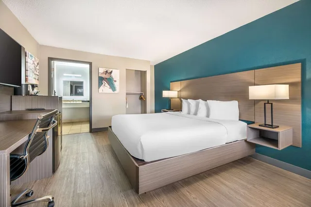 غرفة بسرير كينج، Best Western Green Tree Inn 2/4