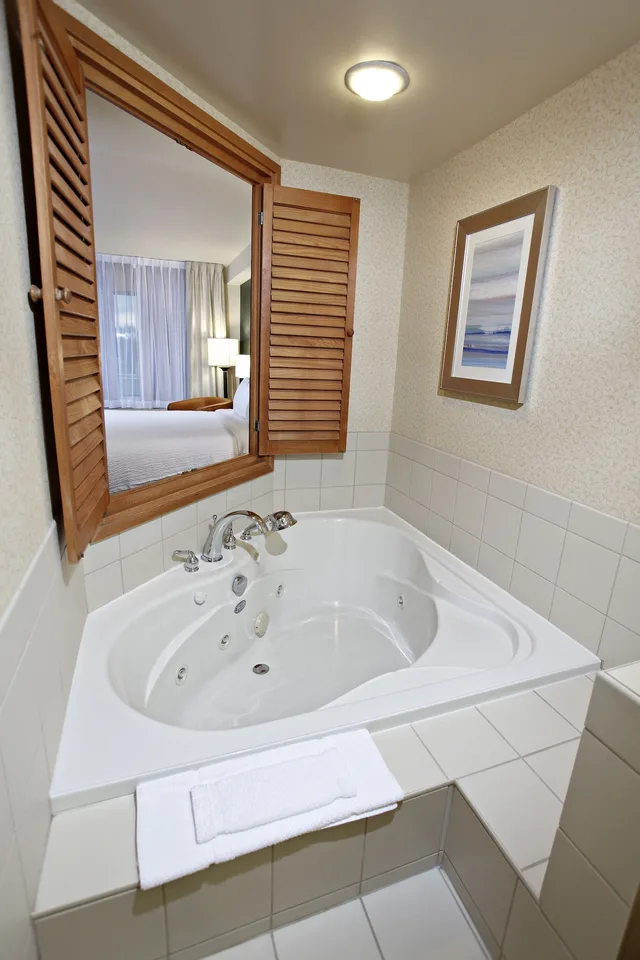 جناح بسرير كينج، Fairfield Inn And Suites Sudbury 2/3
