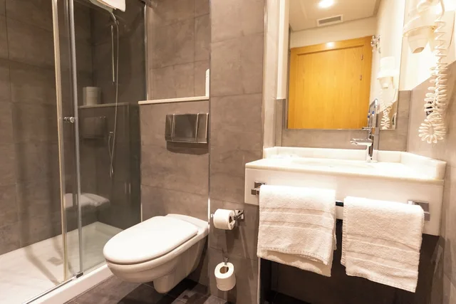 Family, Quadruple, Multiple Beds, Courtyard View، Maritimo Ris Hotel and Apartments 2/2