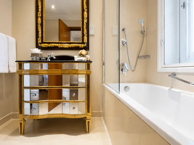Room, King Bed, Ground Floor, Ashburn 7/7