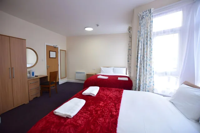 Room, Triple, Double Bed, Woodlands Lodge Ilford 2/2