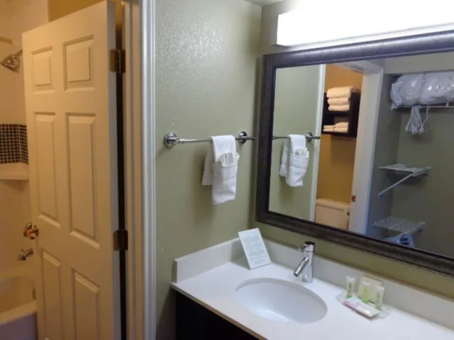1 Bedroom, Suite, Queen Bed, Kitchen, Staybridge Suites Co Springs Air Force Academy 3/8