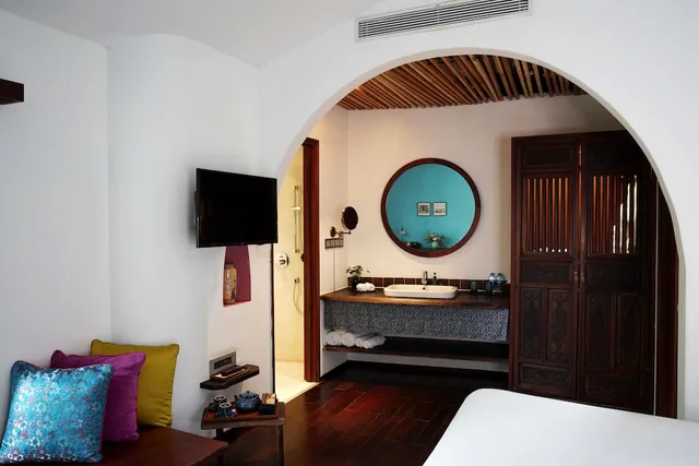 Serene Corner Balcony Twin Room، The Myst Dong Khoi 8/10