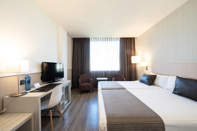 Double Premium Single Use، CATALONIA GRAN HOTEL VERDI 1/8