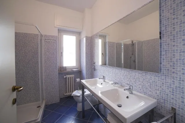 شقة أساسية رباعية بسريرين كوين بشرفة بـ3 غرف نوم مع أريكة، Dreams Hotel Residenza Gambara 5/5