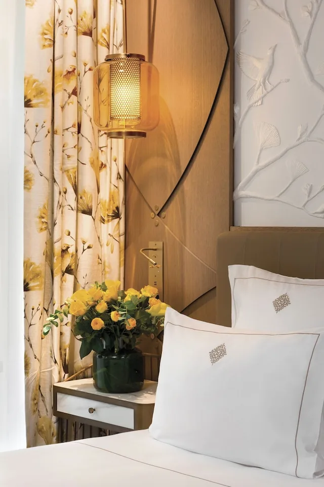 Privilege, Queen Bed, Street View, City View، Le Demeure Montaigne 5/7