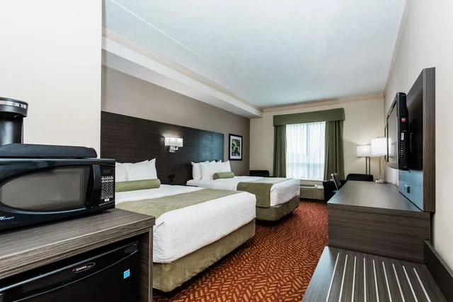 Tower, 2 Queen Beds, Large، Best Western Inn On The Bay 2/2