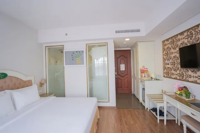 Superior, Queen Bed, Isena Nha Trang Hotel 1/10