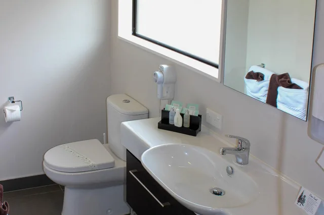 غرفة بغرفتي نوم بجاكوزي، Quality Inn Acapulco Taupo 5/9