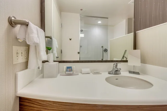 غرفة بسريرين كوين، Courtyard St Petersburg Clearwater Madeira Beach 5/7