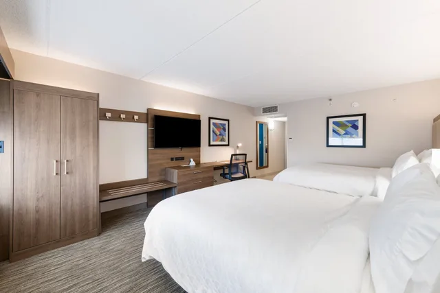 Standard, 2 Queen Beds, Holiday Inn Express Naperville 1/5