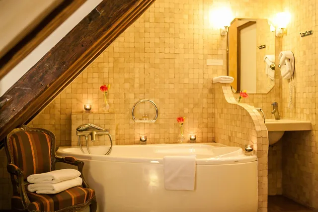 غرفة ديلوكس بسرير مزدوج بإطلالة، Hotel Europe Saint Severin Paris 5/5