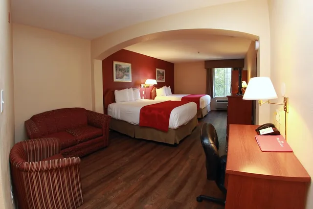 جناح استوديو بسريرين كوين، Ramada By Wyndham Fresno Northwest 2/7
