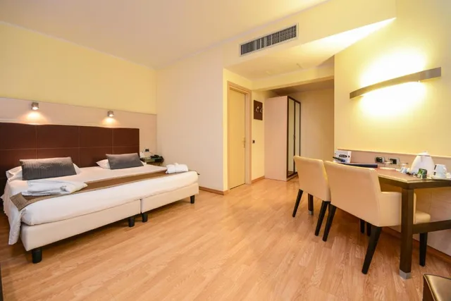 غرفة سوبيريور بسرير كينج، Hotel Master 3/6