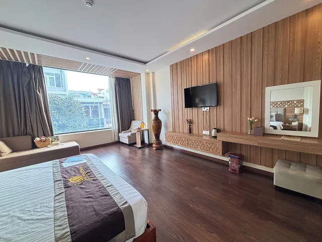 غرفة بريميير بسرير كوين بإطلالة على المدينة، Sen Vang Luxury Hotel 7/10