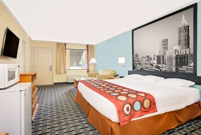 غرفة بسرير كينج، Super 8 by Wyndham Cartersville 1/2
