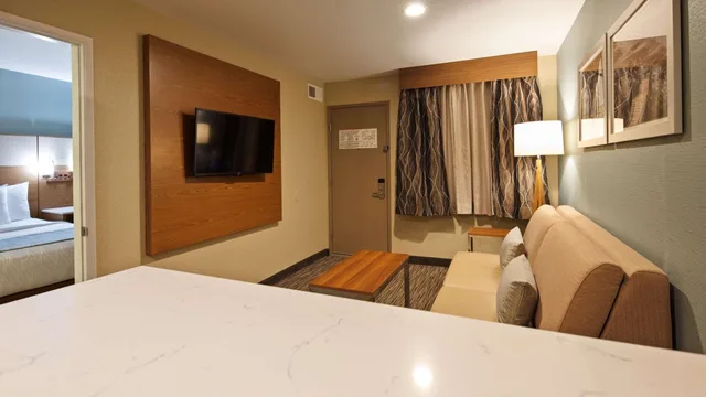 جناح بسريرين كينج بغرفتي نوم، Best Western Carlsbad by the Sea 1/7