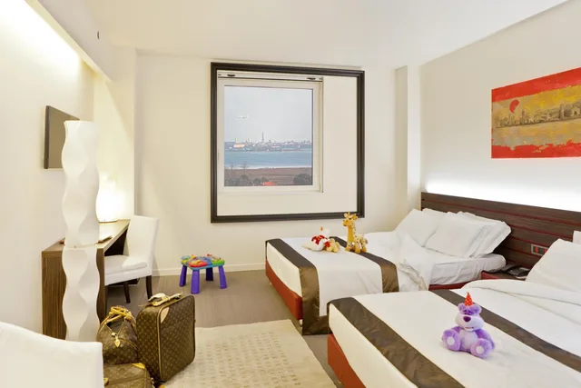 Family, 2 Double Beds, with View, Antony Hotel Venice Airport 1/4