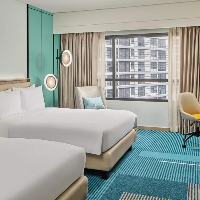 Standard, Twin Beds, Lounge Access, Holiday Inn & Suites Makati 3/6