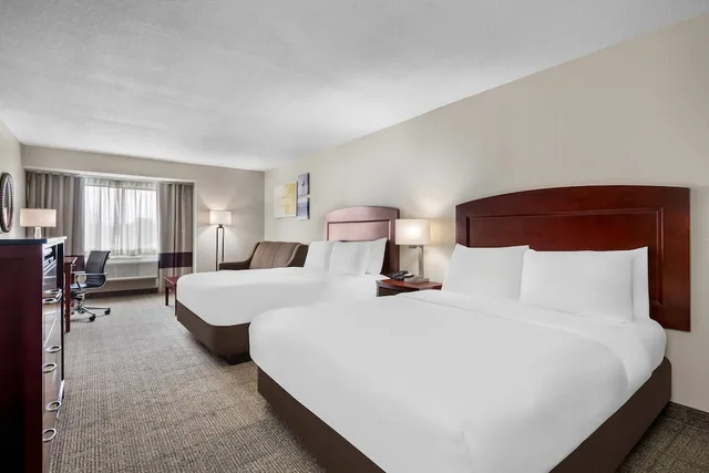 Standard, 2 Queen Beds, Comfort Inn and Suites North East, MD 3/7