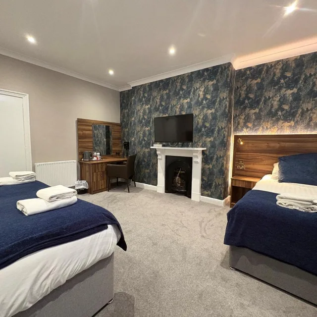 غرفة ثلاثية، Hedley House Hotel 3/4