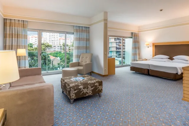 غرفة عائلية ثلاثية بسريرين منفصلين مع أريكة، Pestana Carlton Madeira 4/9
