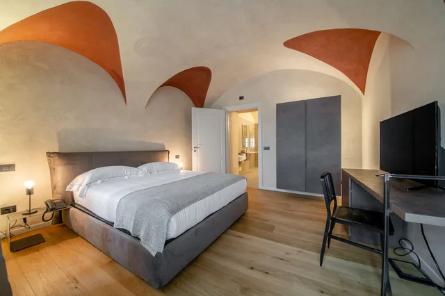 غرفة سوبيريور بسرير كوين، Relais San Vigilio Al Castello 1/3