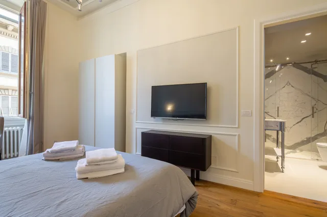 شقة فاخرة بسريرين كوين بـ3 غرف نوم مع أريكة، Florence Luxury Apartment Al Duomo 4/10