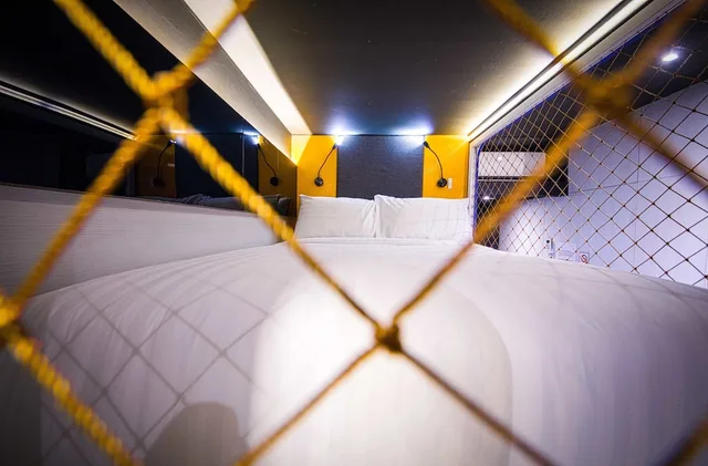 غرفة ديلوكس رباعية بسريرين كوين، CUBE BOUTIQUE CAPSULE HOTEL 3/5