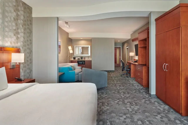 استوديو تنفيذي بسرير كينج مع أريكة، Courtyard Ottawa East 1/4