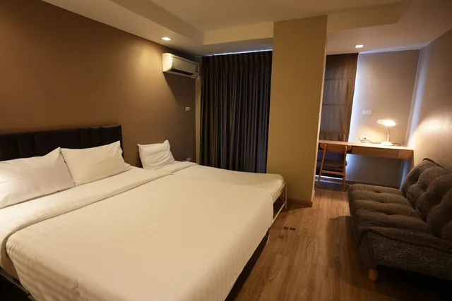 Suite, 1 Double and 4 Single Beds، Baan Tanwa - Mrt Ratchadapisek 1/3