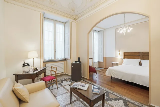 غرفة كومفورت رباعية بسرير مزدوج مع أريكة، Hotel Roma E Rocca Cavour 7/8