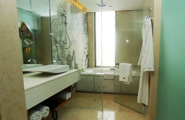 Room, King Bed, Pool View, The Westin Gurgaon New Delhi 8/10