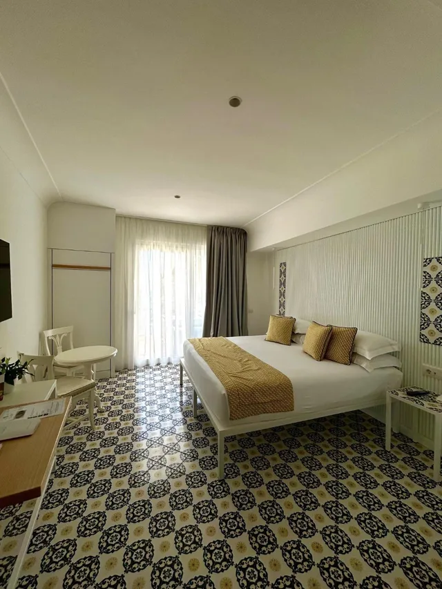 غرفة بسرير كوين بجاكوزي، Montemare Hotel 3/4