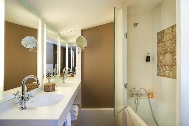 غرفة ديلوكس بسريرين منفصلين، Best Western Premier Hotel Bayonne Etche Ona-borde 9/9