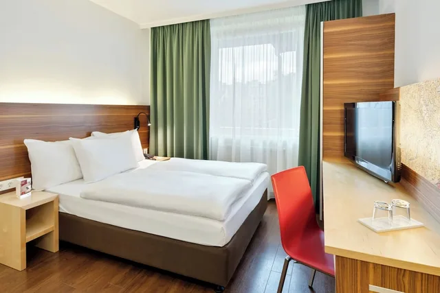 غرفة بسرير كوين بإطلالة على الفناء، Four Points Flex by Sheraton Vienna Hauptbahnhof 2/6