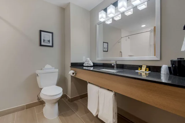 جناح بسريرين كوين مع أريكة، Best Western Plus Rumford Falls 4/6
