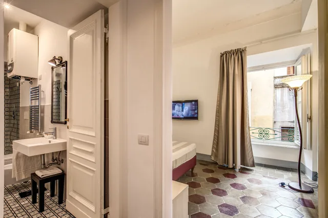 غرفة ديلوكس بسرير كينج، Feronia Guest House 6/6