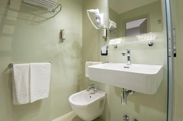 Small Double, No Elevator، Hotel Centrale 4/4